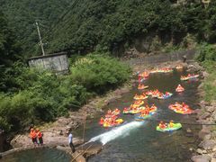 -安吉龙王山峡谷漂流