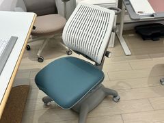 -康朴乐儿童学习桌椅(蓝色港湾店)