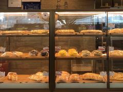 面包甜点陈列柜-奈雪的茶(深圳北站店)