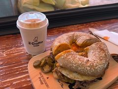 -Catch Bagel(芳草地店)