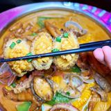 过年和姐妹吃团年饭吃螃蟹鲍鱼虾太有气氛了