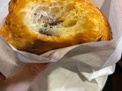 巧克力羊角包-Salon de The de Joel Robuchon(外滩18号店)