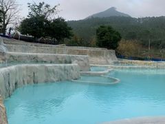 -十万大山布透温泉