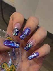 -花岐款式专研健康美甲沙龙