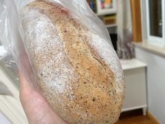 藜麦芋泥咸蛋面包-味多美(江桥万达店)
