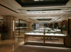 -北京七彩云南翡翠珠宝旗舰店(月坛店)