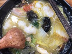 鲜滑鱼片米线-金陵杨胖子·砂锅麻辣烫(金轮新天地店)