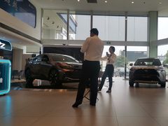 -上海和裕一汽丰田4S店(七宝店)