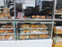 面包甜点陈列柜-壹心榴莲千层蛋糕甜品店