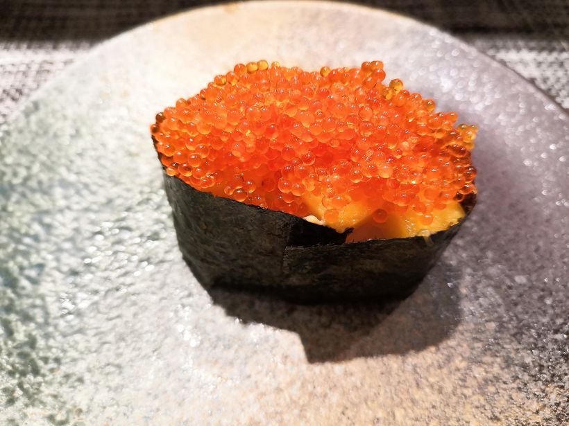 「芒果鱼籽军舰」爽口,香甜芒果和嘎嘣脆的鱼籽组合.