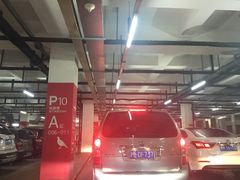 -虹桥火车站-停车场
