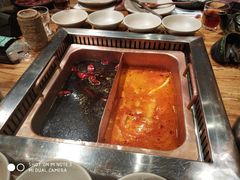 -老牌坊云南鱼豆花火锅(哈西万达店)