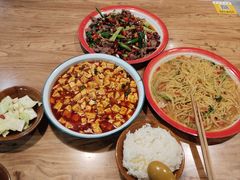 -先启半步颠小酒馆(周浦万达店)