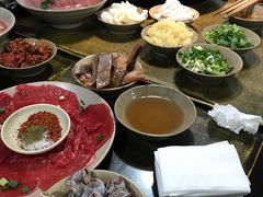 -渝嘴小老弟老火锅(华新村店)