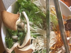 -野山舂·贵州现舂酸汤牛肉(民生路店)