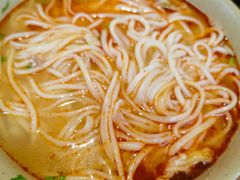 -亮亮面馆(经六路店)