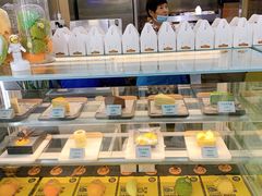 面包甜点陈列柜-猫王榴莲世家(三里屯SOHO商场店)
