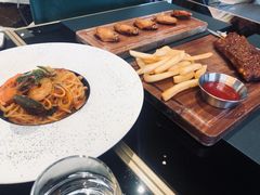 香烤肋排配梅子酱-鼎鼎西餐厅