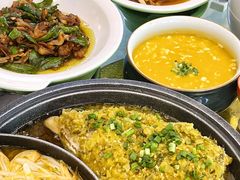 -阿瓦山寨·湘菜现炒·剁椒鱼头王(咸阳总店)