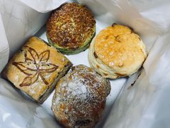 -SKROLL卡特司库·蛋糕定制·生吐司·司康(古北程家桥店)