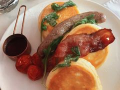 特制甜咸培根香肠热香饼-The Rug(三里屯店)