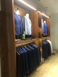 -觅白婚纱礼服馆