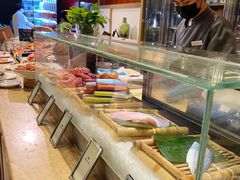 -大中华希尔顿酒店-念自助餐·嗨啤·小龙虾