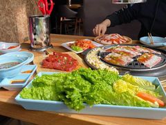 包内叶生菜-小米烤肉-泥炉炭烤(常营店)
