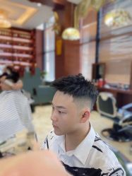 -尼特斯男士发型馆