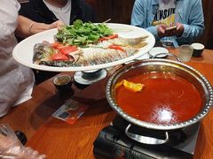 -老滇山寨•云南特色菜•地方菜•民族风情歌舞表演(金碧店)