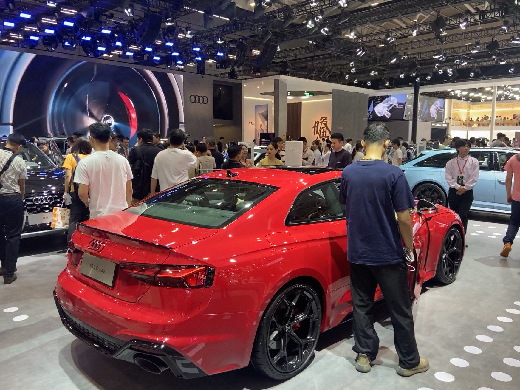 天天领红包#带你看车展 奥迪在五号馆