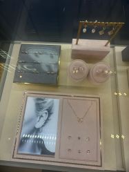 -Réluxe瑞兰穿耳(金光华广场店)