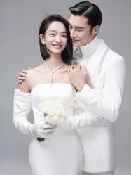 -至臻微拉婚纱摄影