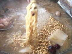 -佬土鹅肠火锅(解放路店)