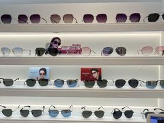 -J-Optical佳视明眼镜·蔡司视觉(青岛金茂览秀城店)
