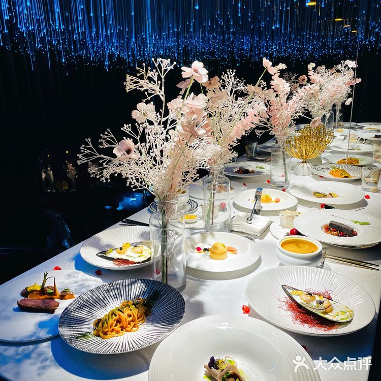 重庆绝美全江景概念餐厅