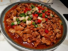 老巷子肥肠鸡-付掌柜在成都·热炒砂锅集(金禾店)