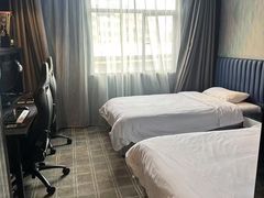 -粤塔X趣影电竞酒店(天河广场车陂地铁站店)