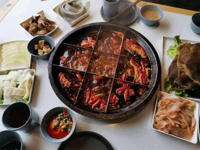 椒房重庆本味火锅(迎宾路店)