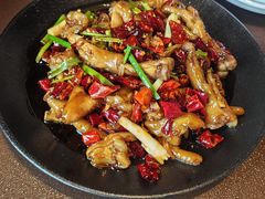 -曼听小寨海鲜烧烤·大连辣炒大王(盖州街店)