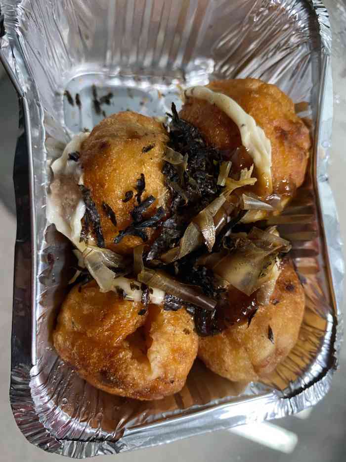 "位于上海市黄浦区的一家贡茶•手抓饼•小吃