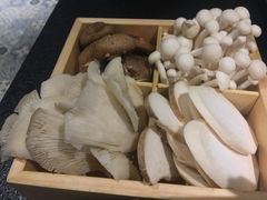菌菇拼盘-羊肉街口老银川滩羊涮肉馆