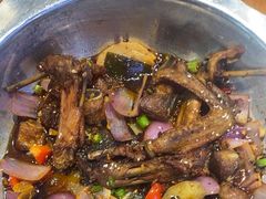 -休记光头香辣蟹干锅(绵竹店)