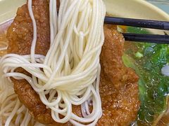 红烧猪扒汤面-食惠里小笼包面馆(越秀店)