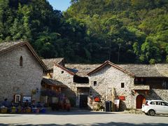 -高荡千年布依古寨旅游景区