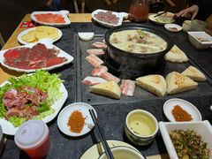 -有一锅·野生菌黑山羊腊排骨火锅(古城北门店)