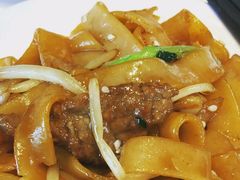 干炒牛河-圣河湾虾饺美食(站前店)