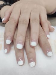 -进巍美甲美睫店