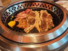 -黑金·寻焰自助百汇·烤肉·火锅(中街店)