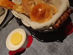 饭前餐包-弦月窗LUNETTE BY AMANDA(复兴路店)